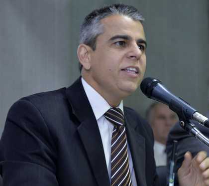 Fabiano Tolentino vota favorável a PEC  dos quinquênios da Educação
